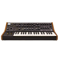 Moog mono online synth